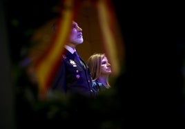 El jefe superior de Policía y la delegada del Gobierno en un momento del acto.
