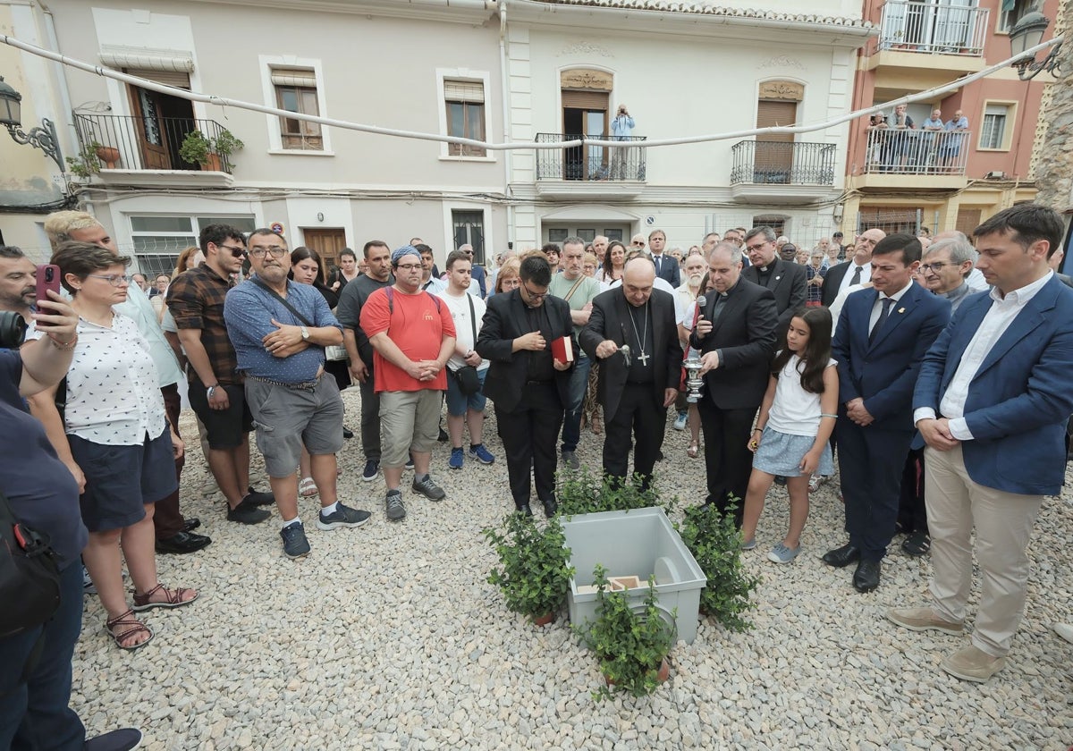 Acto de colocación de la primera piedra.