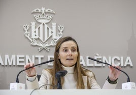 Cecilia Herrero, en un rueda de prensa en el Ayuntamiento cuando anunció que abandonaba Vox.