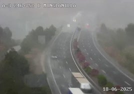 Lluvia en la A3 a la altura de Minglanilla.