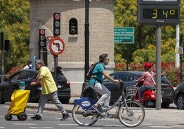 Un termómetro marca 34 grados en Valencia este miércoles.