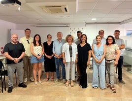 La nueva presidenta, en el centro, junto al resto de integrantes de la directiva.