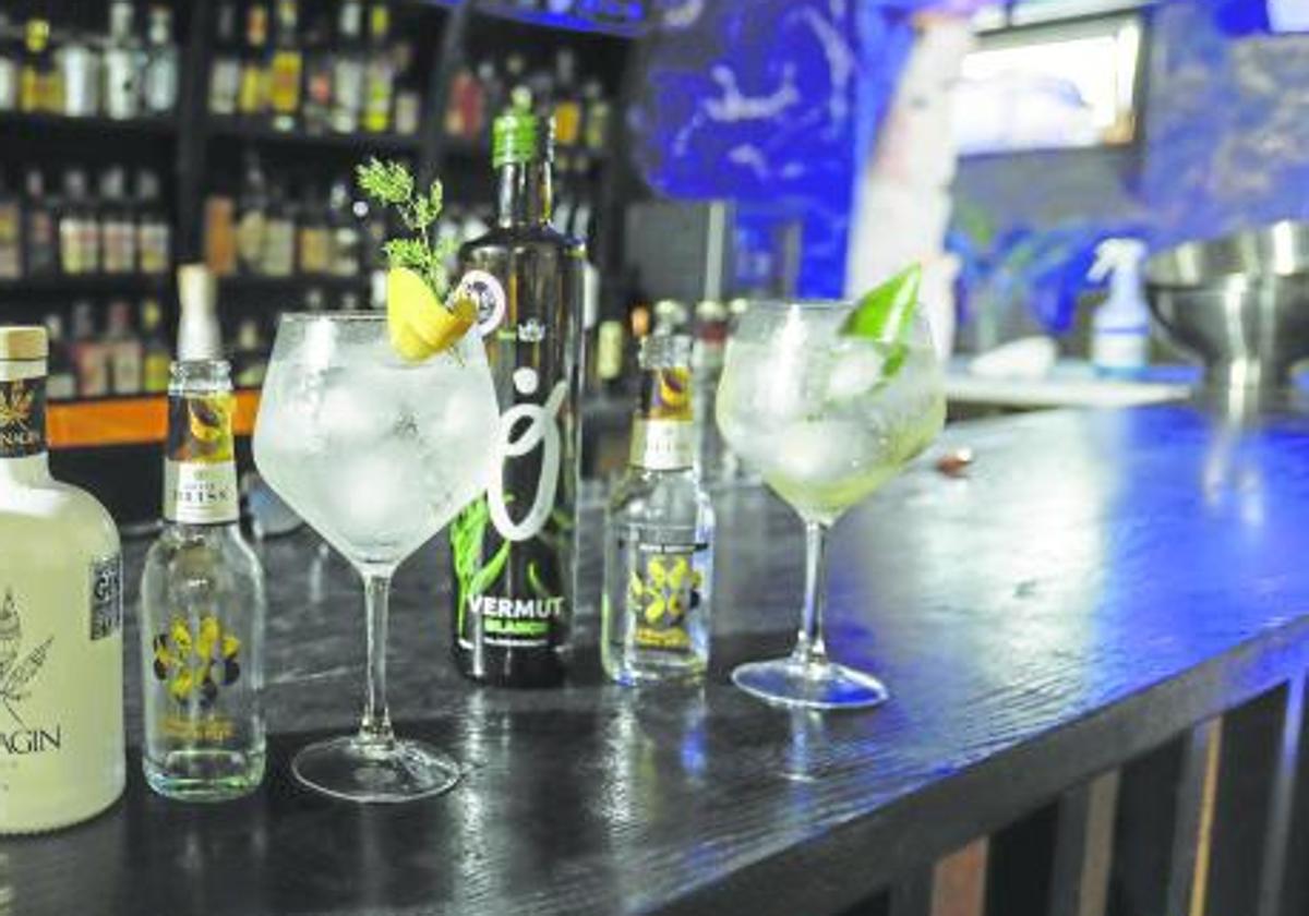 Gin tonics, en una imagen de archivo.