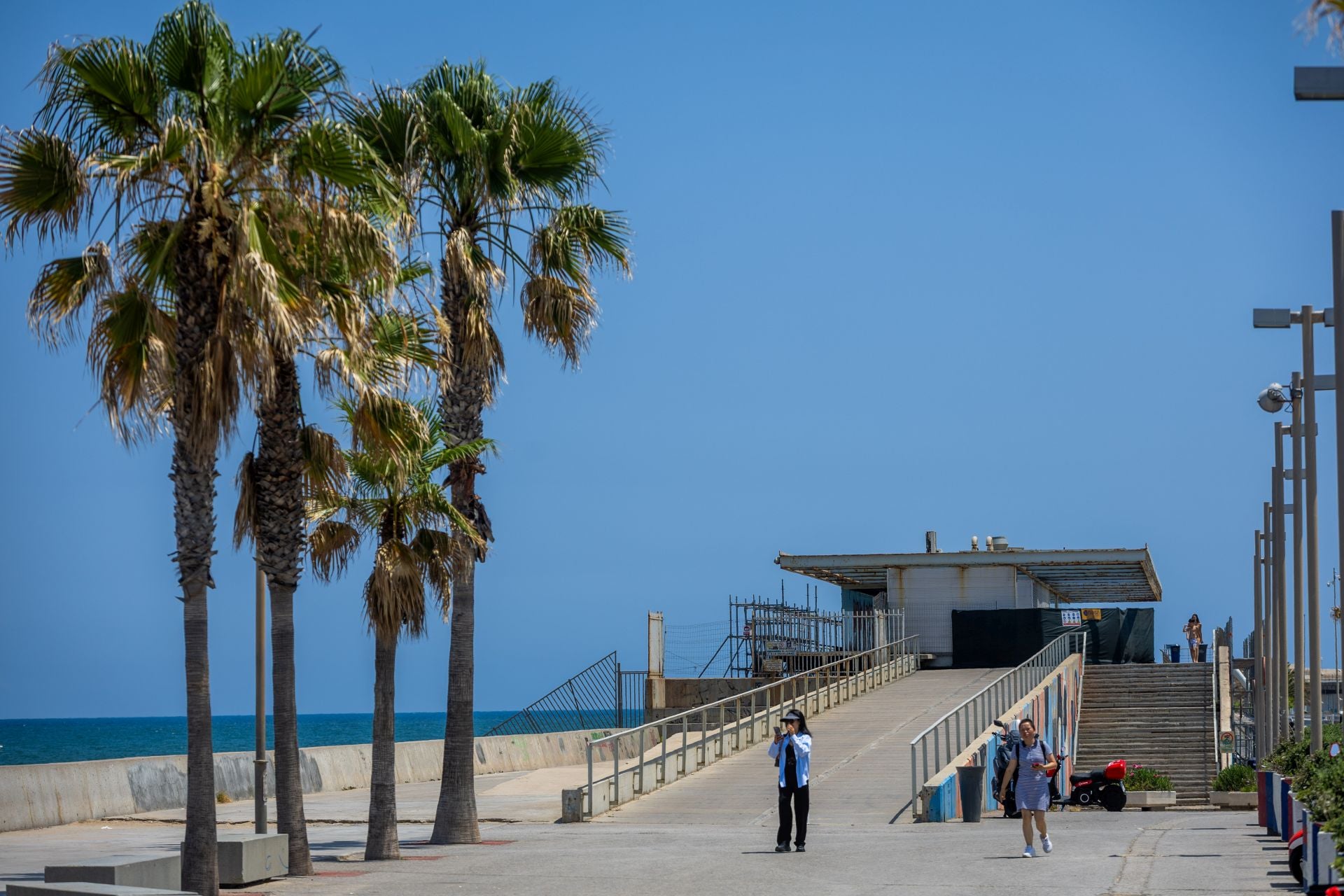 De restaurante de lujo en la Marina a chatarra sobre las olas