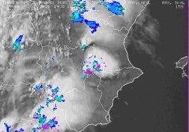 La imagen del radar muestra actividad tormentosa en el interior de la Comunitat.