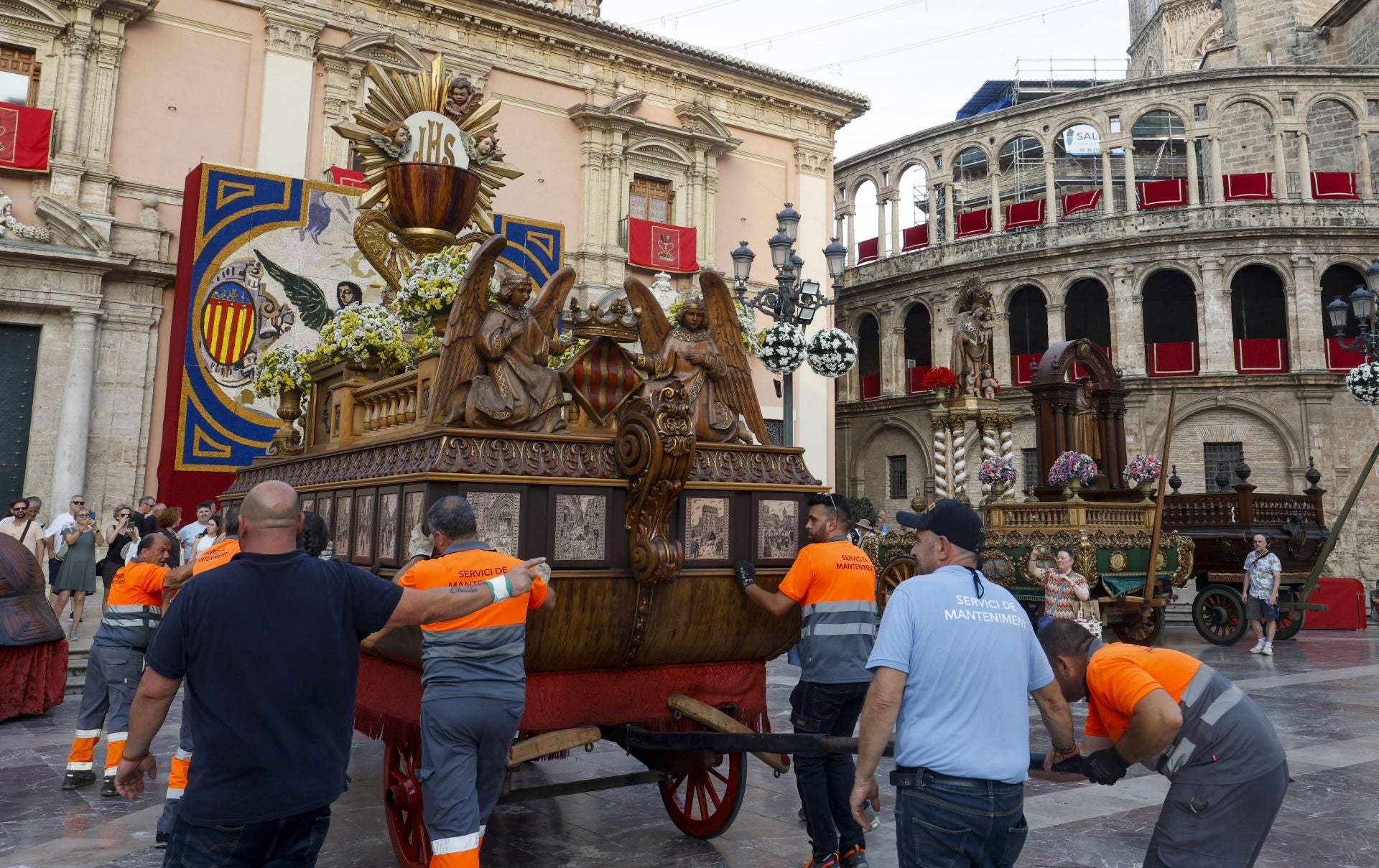 FOTOS | Las Rocas del Corpus ya están en la calle en Valencia