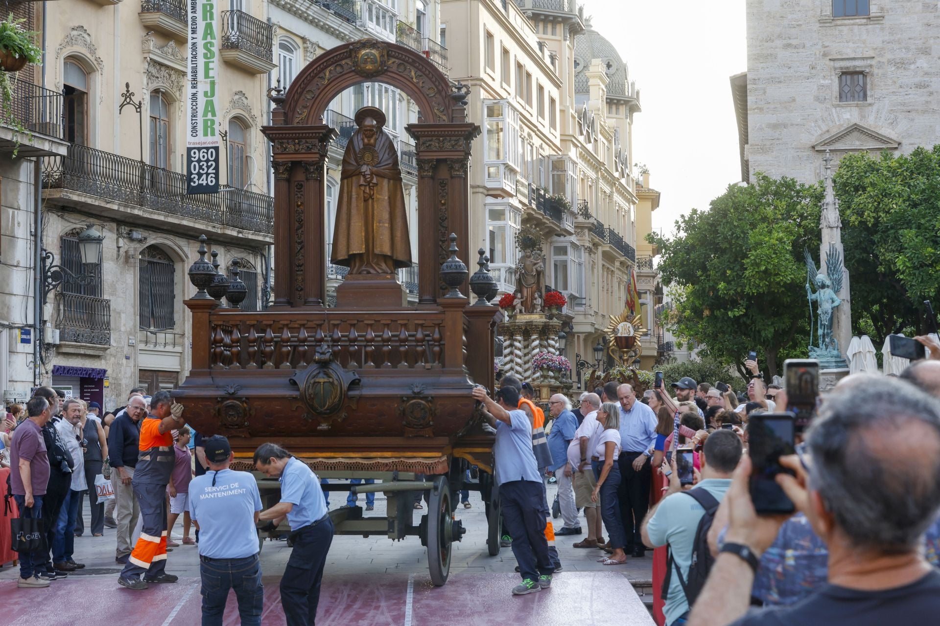 FOTOS | Las Rocas del Corpus ya están en la calle en Valencia