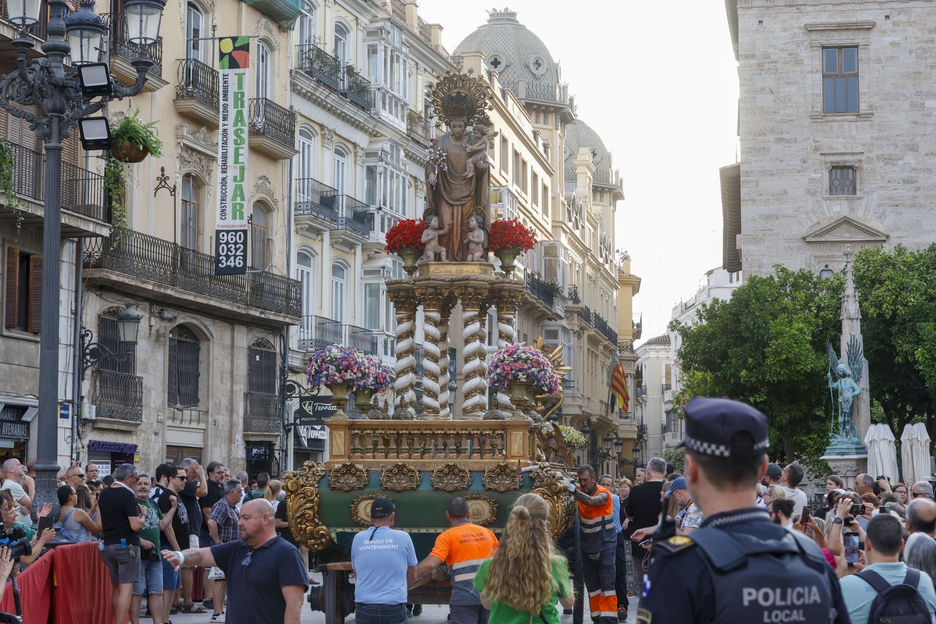 FOTOS | Las Rocas del Corpus ya están en la calle en Valencia