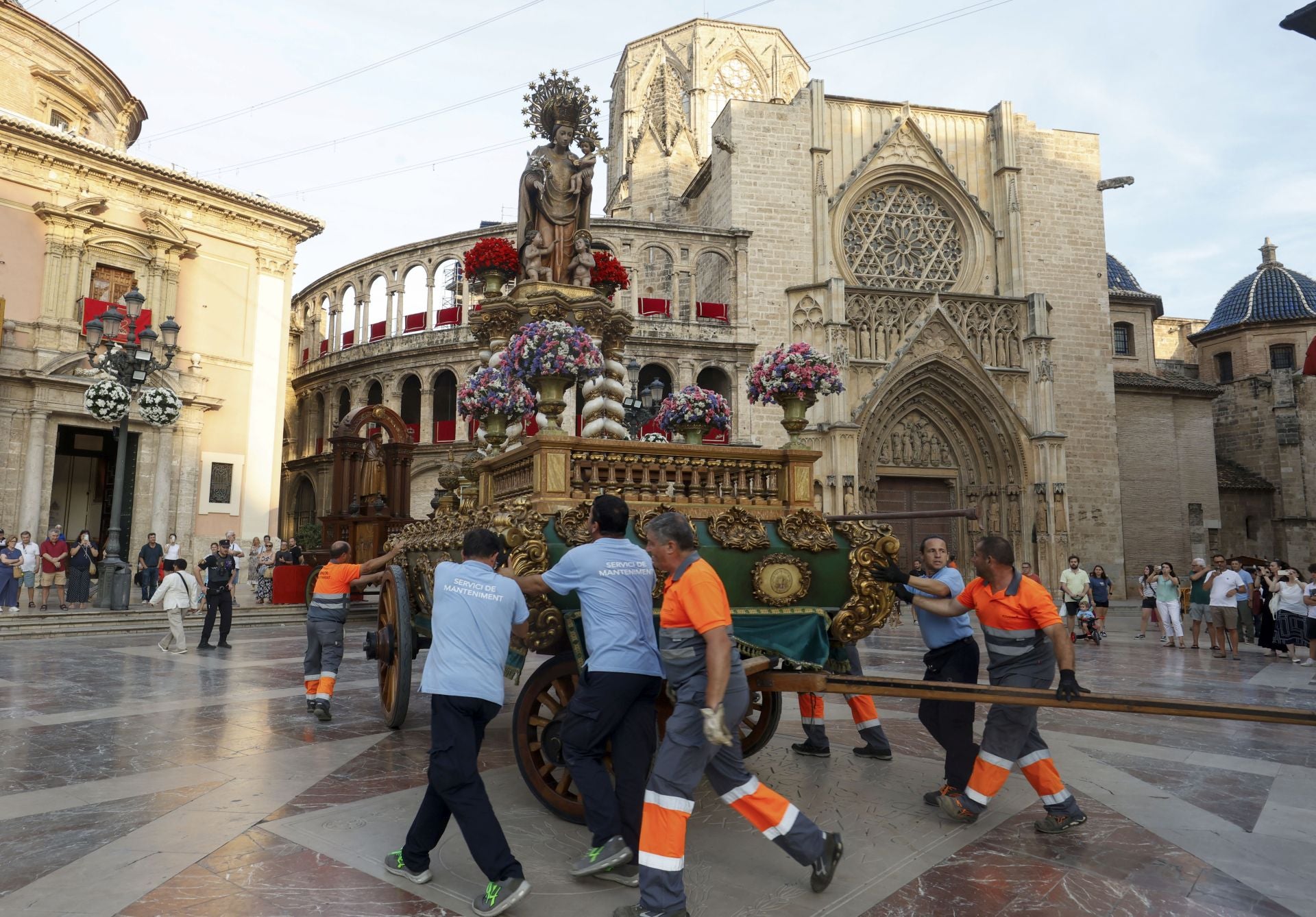 FOTOS | Las Rocas del Corpus ya están en la calle en Valencia