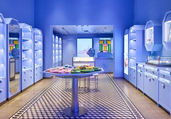 La nueva tienda de la calle Colón, con tonos lavanda.