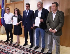 Mazón, tras la firma del convenio de colaboración entre Sanidad y las universidades alicantinas.