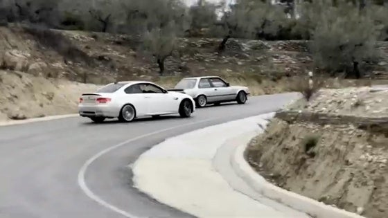 Vídeo: la Guardia Civil investiga a tres jóvenes por conducción temeraria en carreteras de la Comunitat