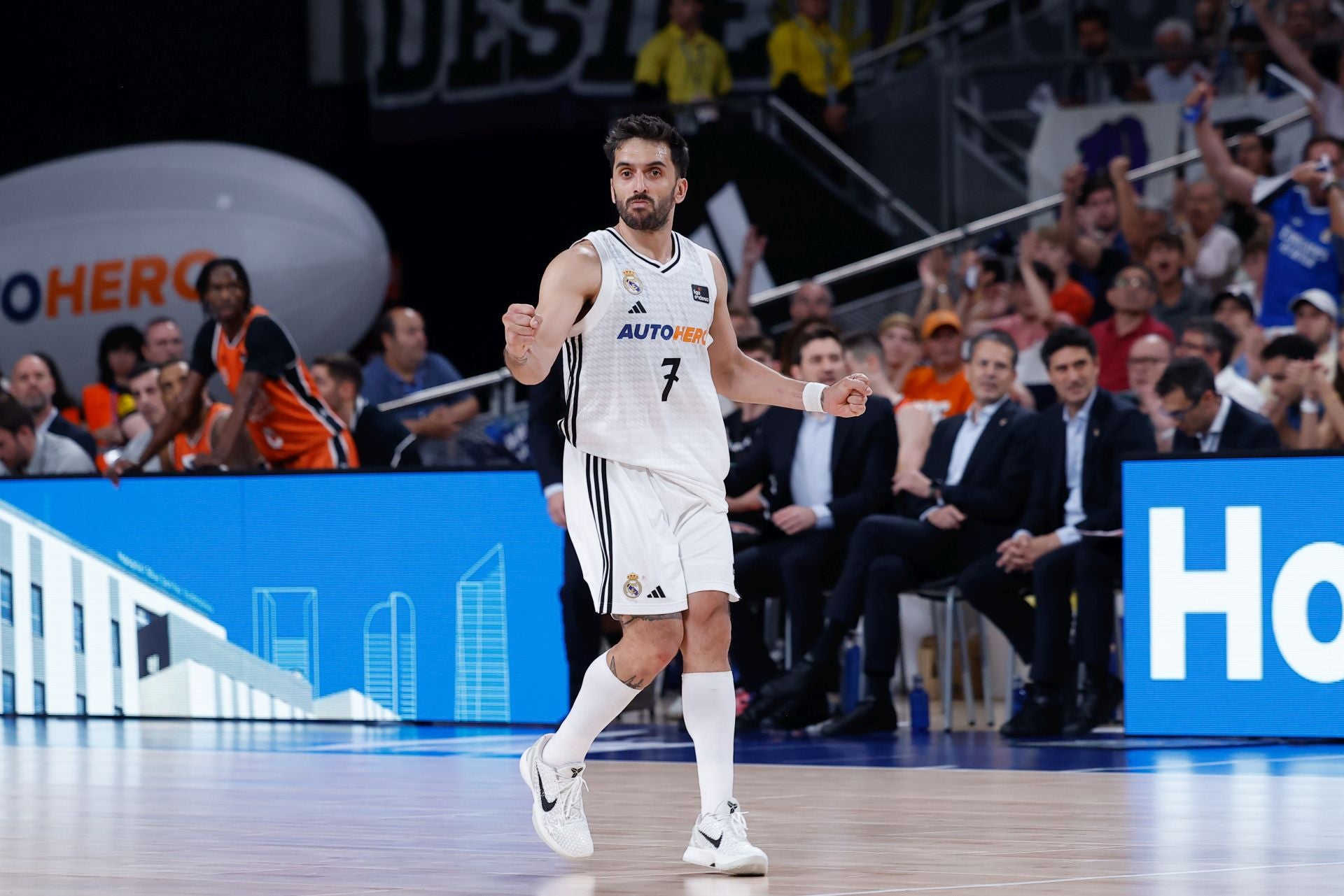FOTOS | Así ha sido el segundo partido de la final de la ACB entre el Valencia Basket y el Real Madrid