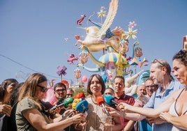 Diana Morant, en su visita este lunes al monumento ganador de las Hogueras 2025.