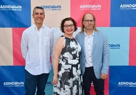 Vicente Ajnejo, Emi Boix y José Vega, en la presentación del calendario de Asindown.