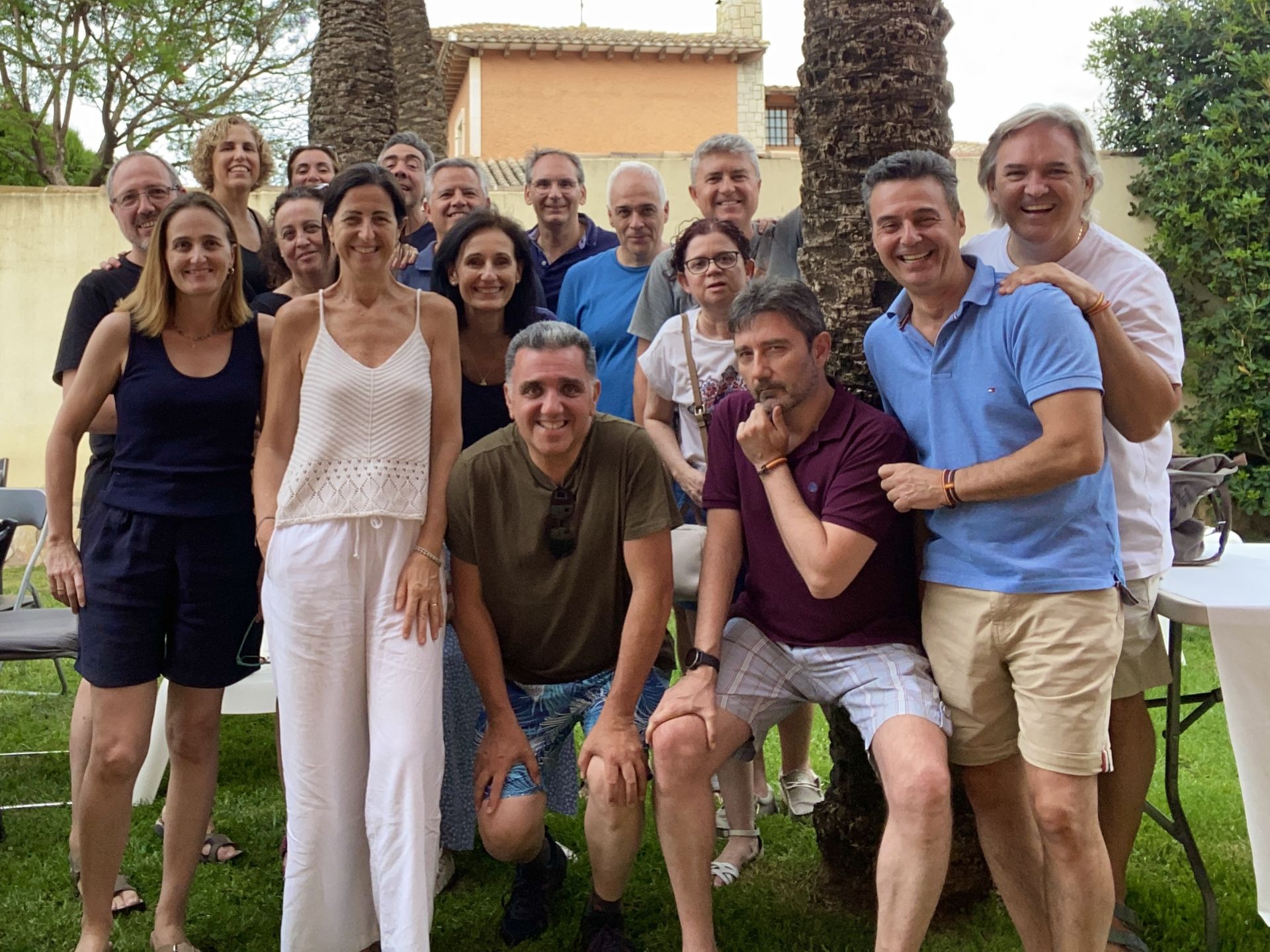 El fotógrafo que reúne a la sociedad valenciana frente a su trayectoria