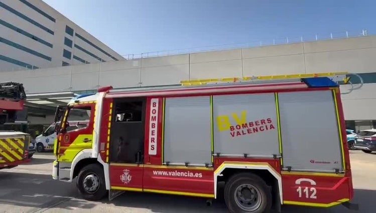 Declarado un incendio en la planta de Psiquiatría de La Fe de Valencia