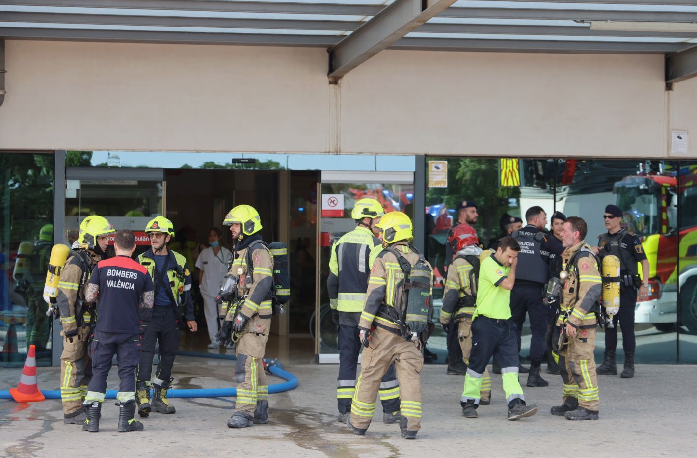 FOTOS | Incendio en el Hospital La Fe de Valencia