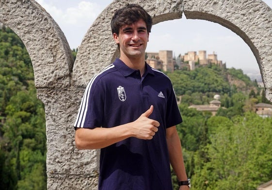 Pedro Alemañ, en su anuncio como nuevo jugador del Granada.