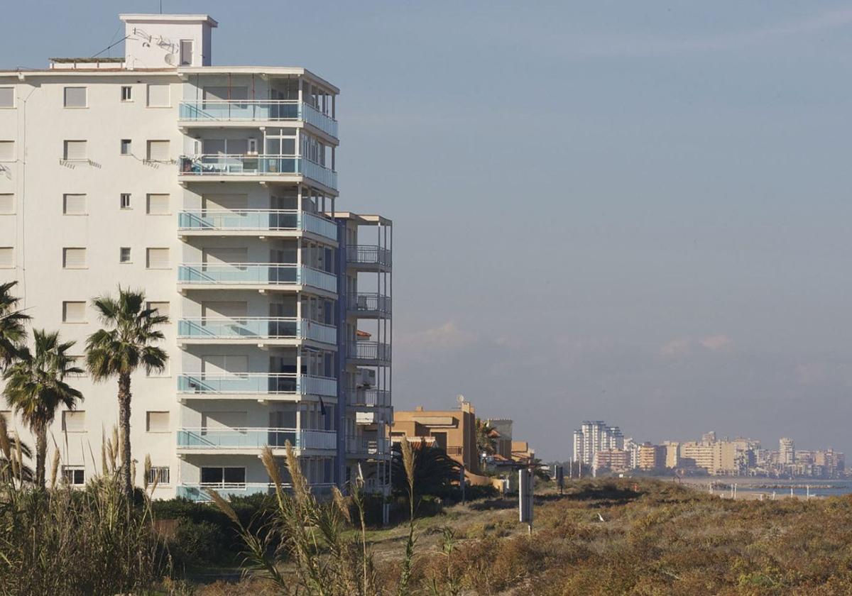 Tres playas valencianas se cuelan entre las diez más deseadas de España para comprar vivienda