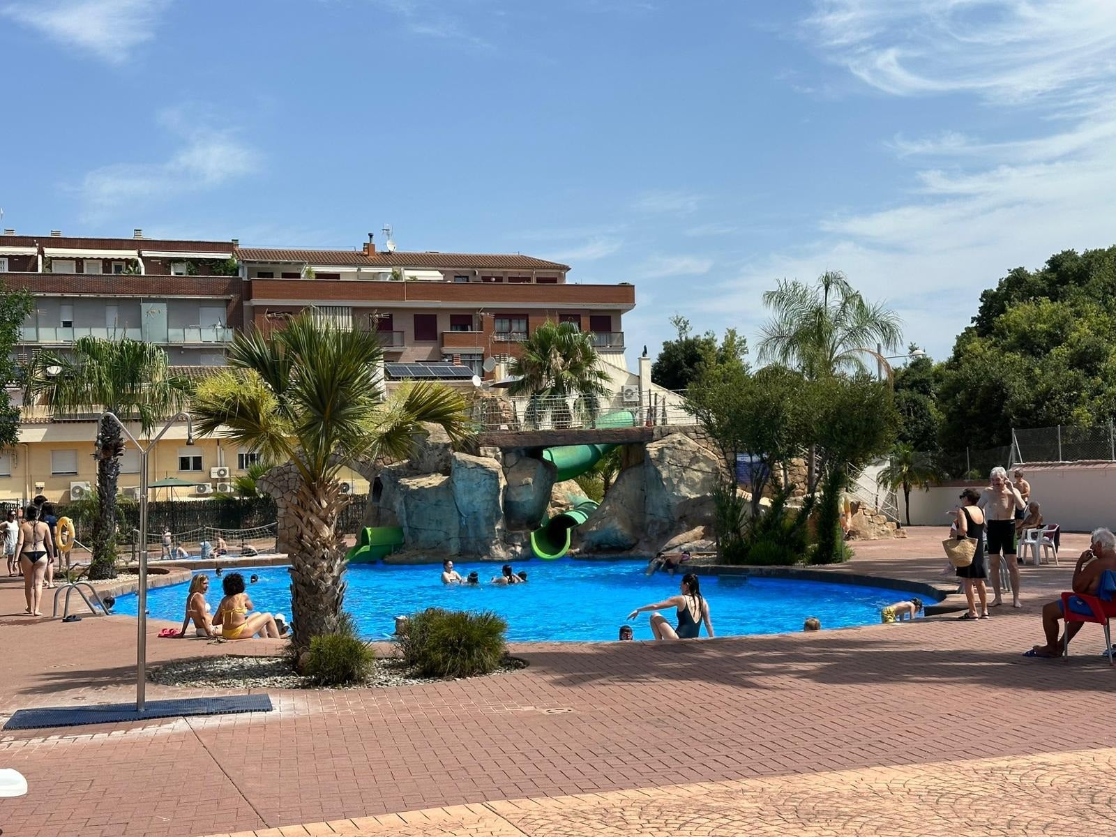 La piscina de Xàtiva reabre el público tras su desinfección