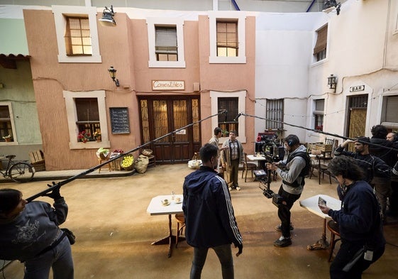 Imagen de un rodaje de L'Alqueria Blanca, de À Punt.