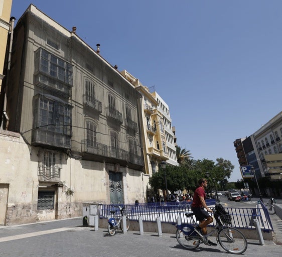 El Palacio de Montortal, en la plaza de Tetuán número 4 de Valencia.