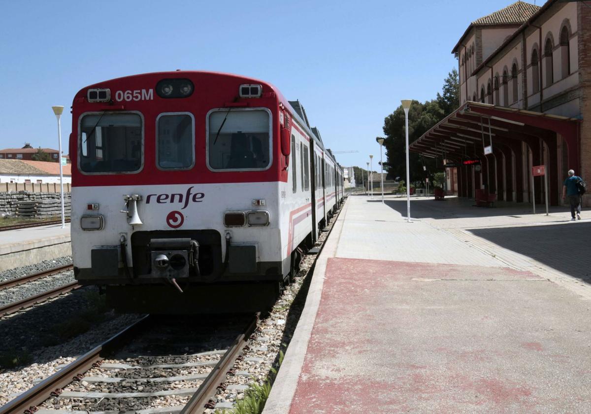Tren de Cercanías en la Línea C3 en una imagen anterior a la dana.