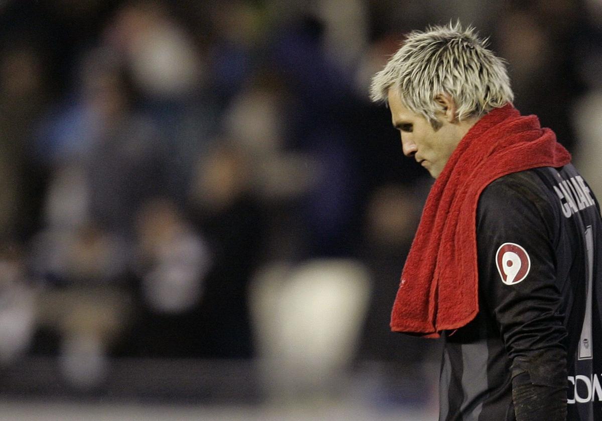 Cañizares, en un partido con el Valencia.