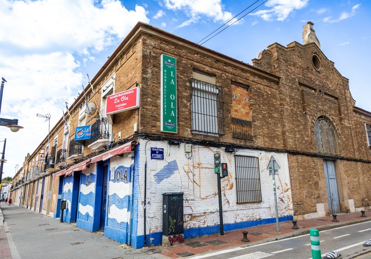 Edificio centenario de la Lonja de Pescadores del Cabanyal, en la calle Eugenia Viñes.