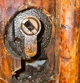 «El robo con ácido irrumpe en Valencia», por Vicente Camarasa Cerrajeros