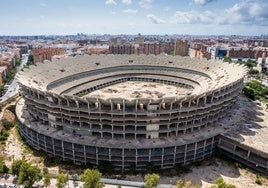 Exterior de las obras del nuevo Mestalla.