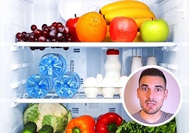 El interior de una nevera. A la derecha, el tecnólogo de alimentos Mario Sánchez.