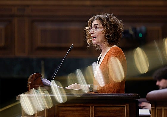 La vicepresidenta primera y ministra de Hacienda, María Jesús Montero.