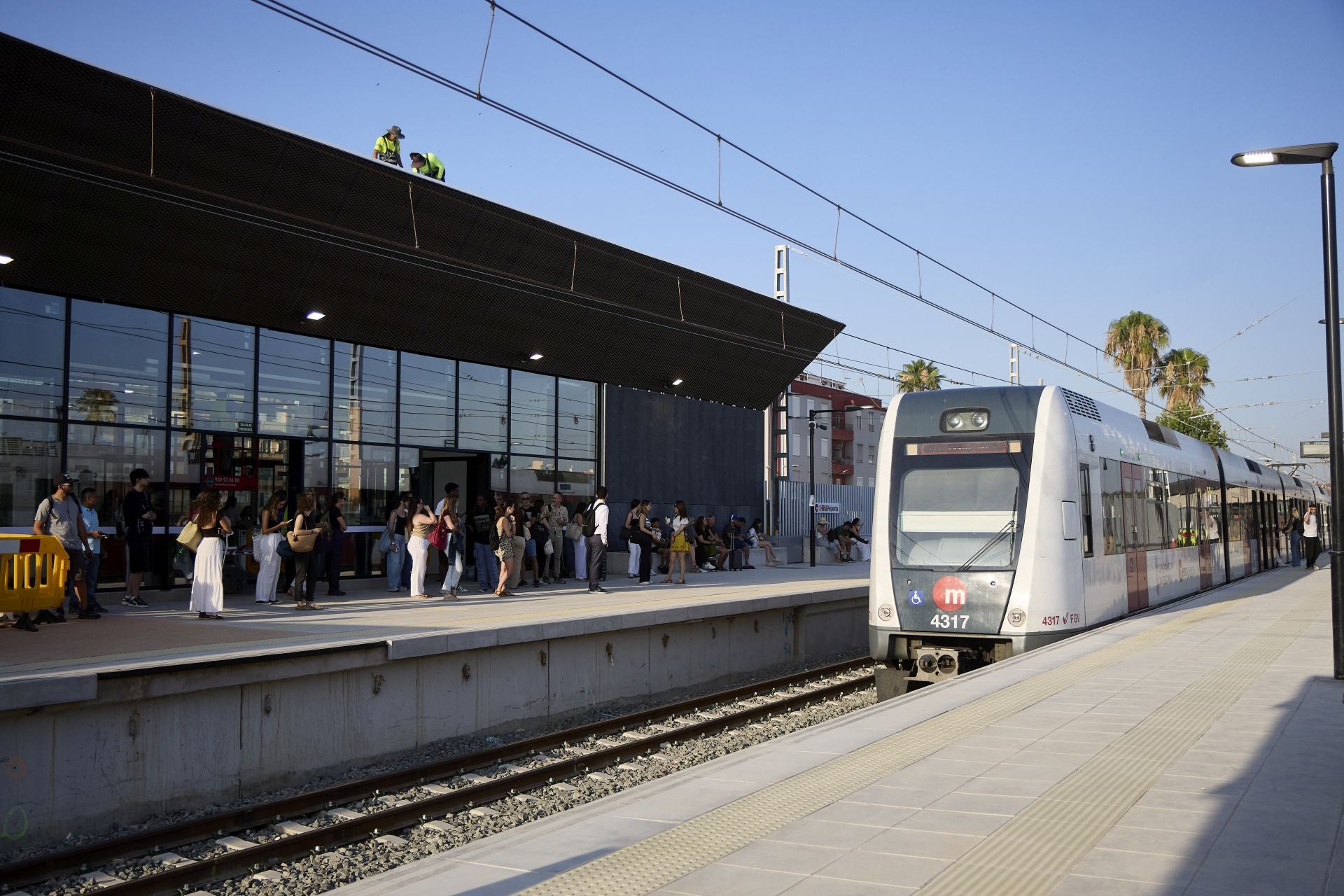 Todas las imágenes de apertura del metro en la zona cero de la dana