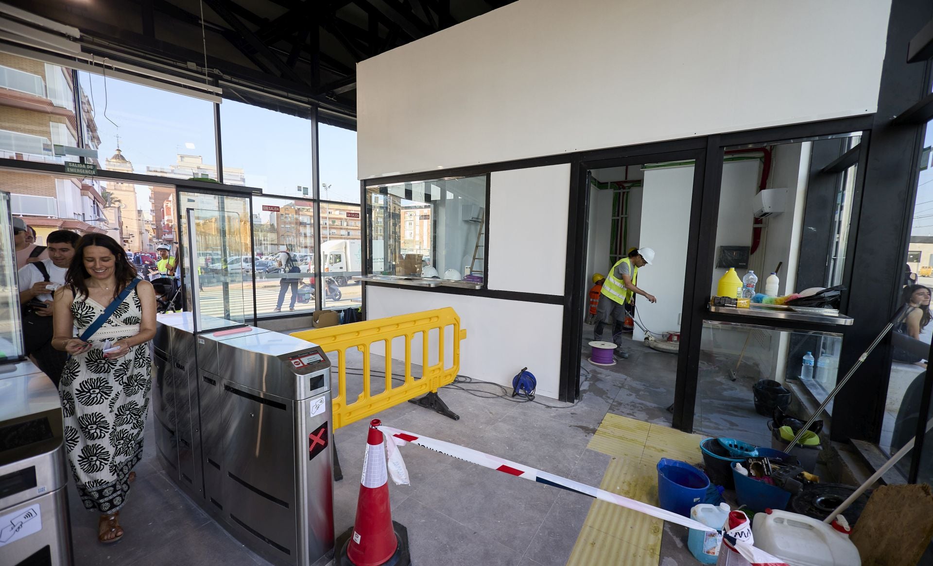 Todas las imágenes de apertura del metro en la zona cero de la dana