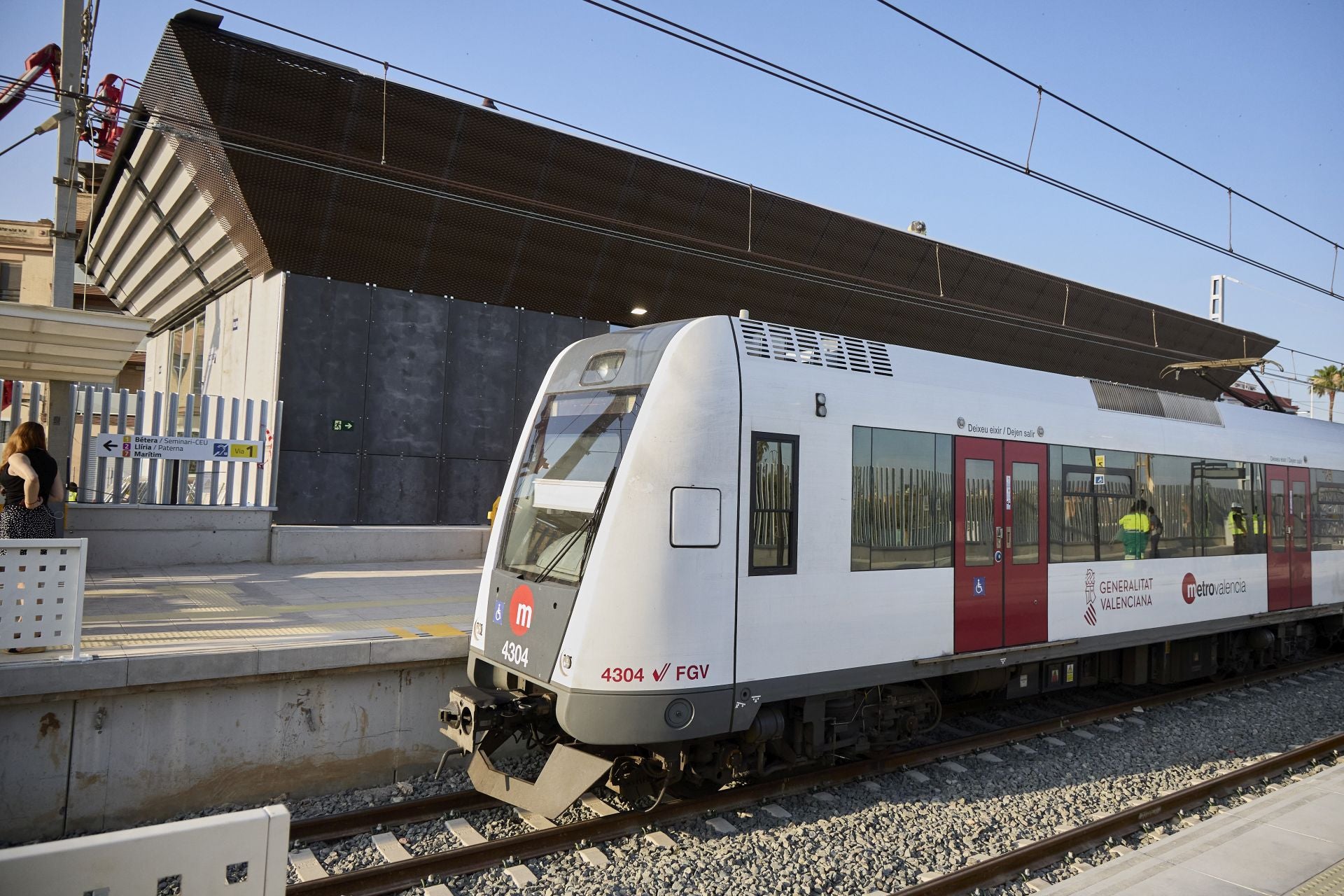 Todas las imágenes de apertura del metro en la zona cero de la dana
