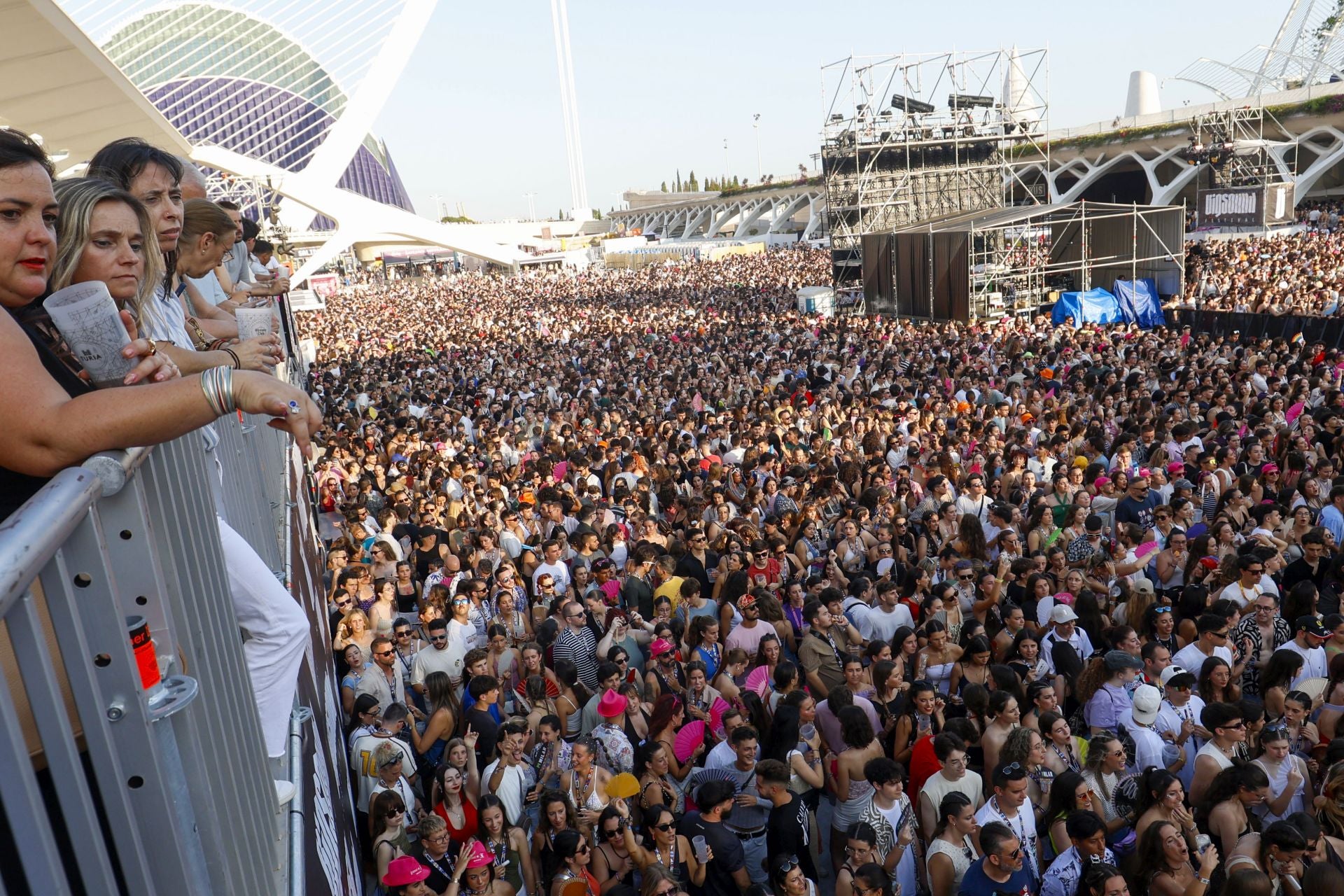 Valencia disfruta con el Big Sound en su primera y calurosa jornada