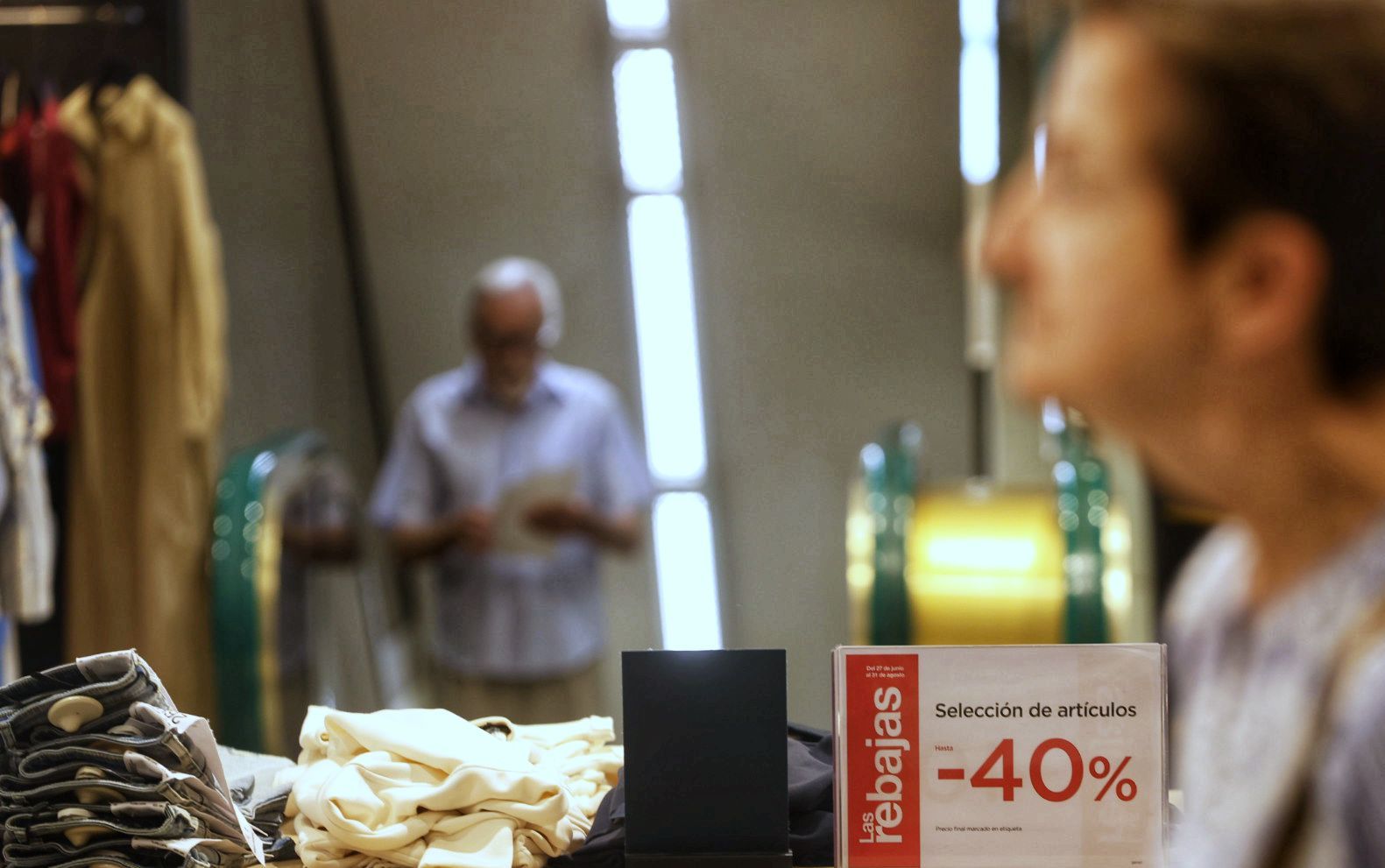 Fotos del comienzo de las rebajas de verano en Valencia 2025