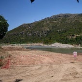 Zona de obras en la desaparecida playa fluvial de Bugarra.