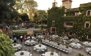 Invitados a una boda en Casa Santonja, donde celebran su enlace
