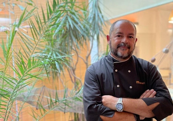 El cocinero José Antonio Torrent en su restaurante.