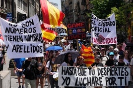 Un grupo de afectados por la dana lleva su protesta a Madrid