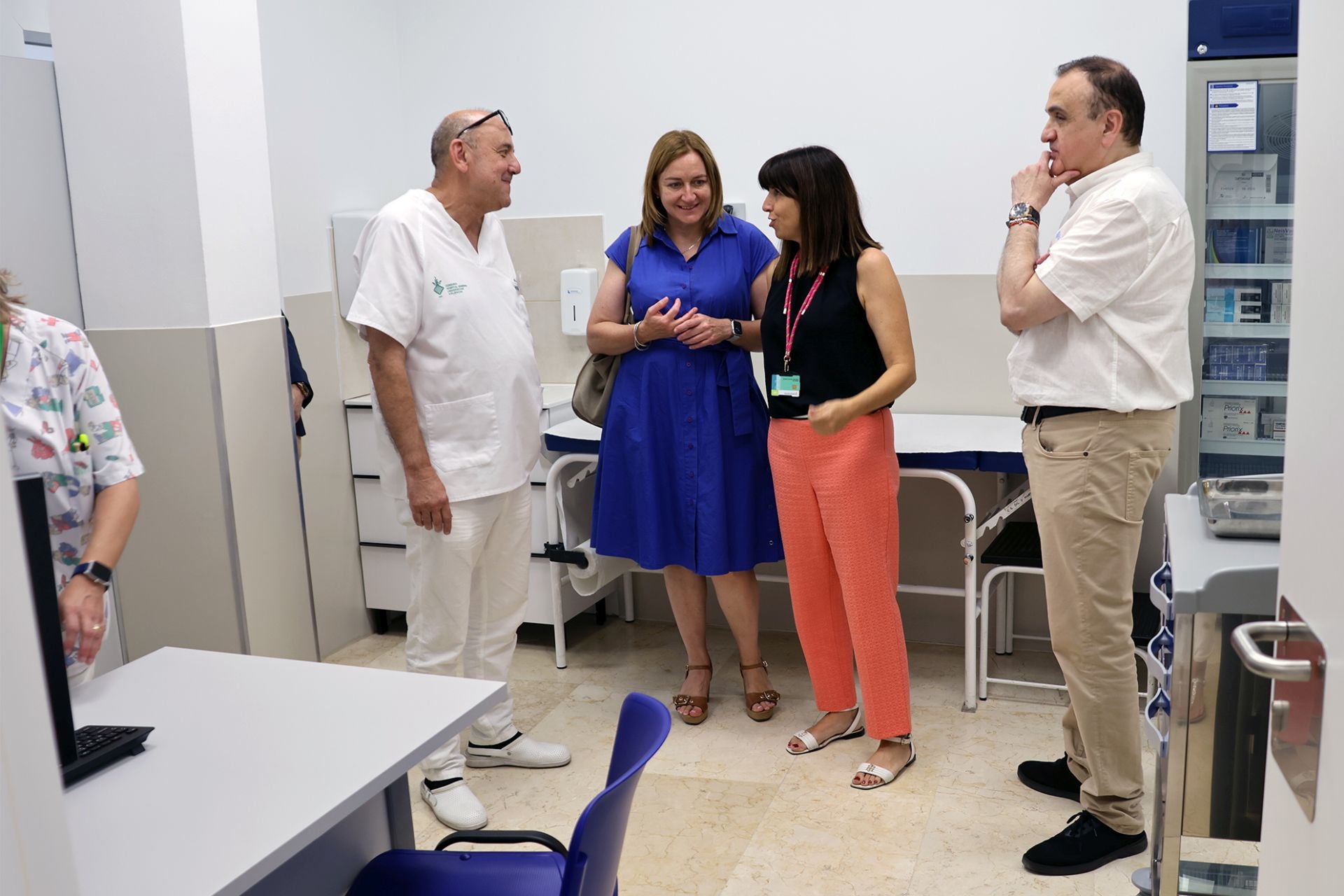 La directora general de Atención Primaria, Eva Suárez, en su visita al centro