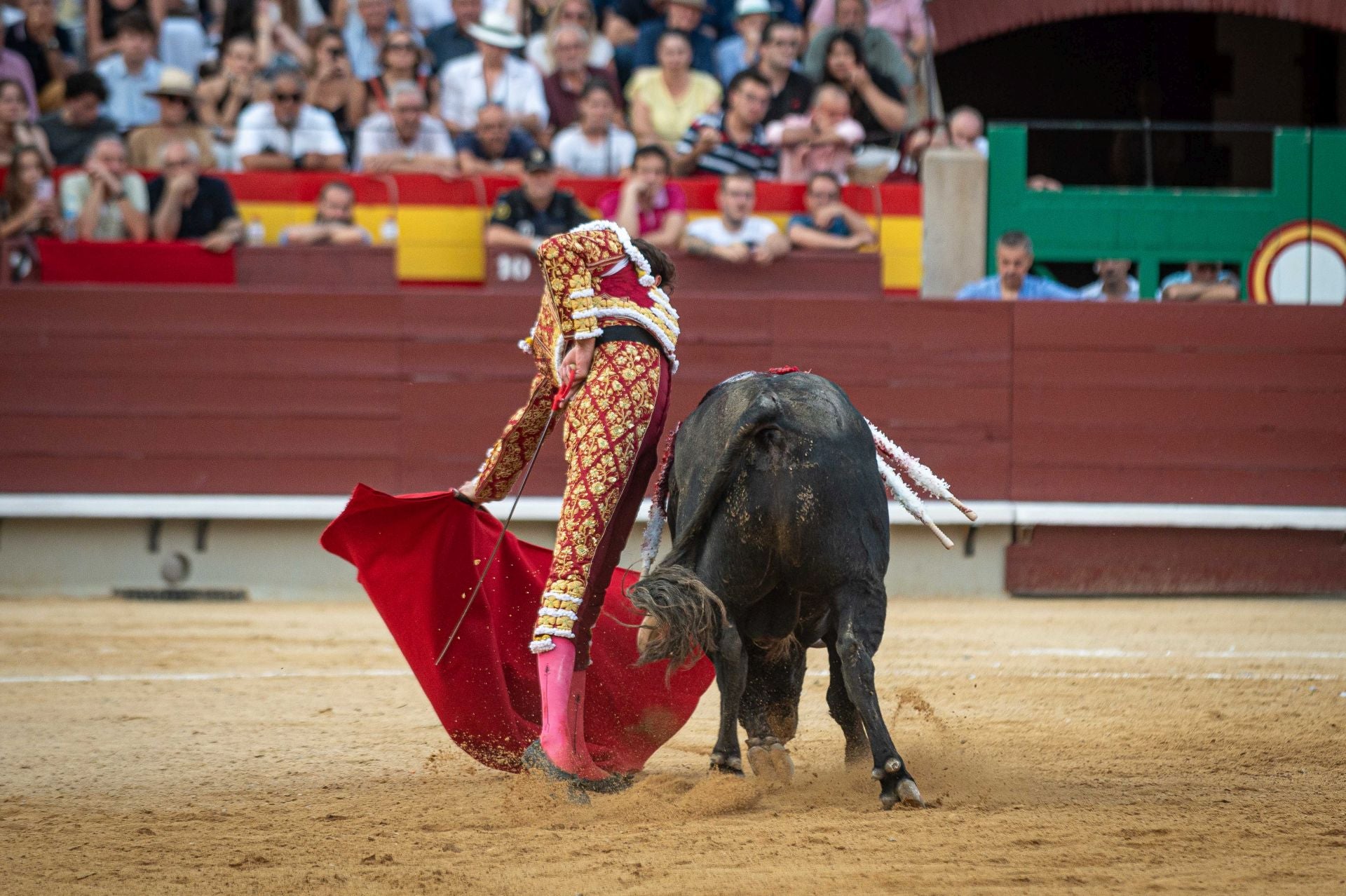La plaza de toros de Castellón se viste de gala en su homenaje a Manuel Colonques