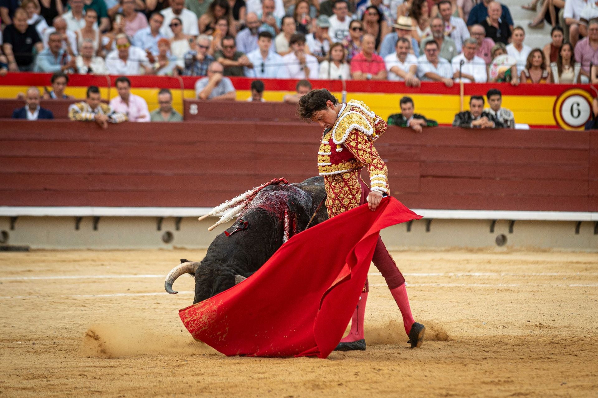 La plaza de toros de Castellón se viste de gala en su homenaje a Manuel Colonques