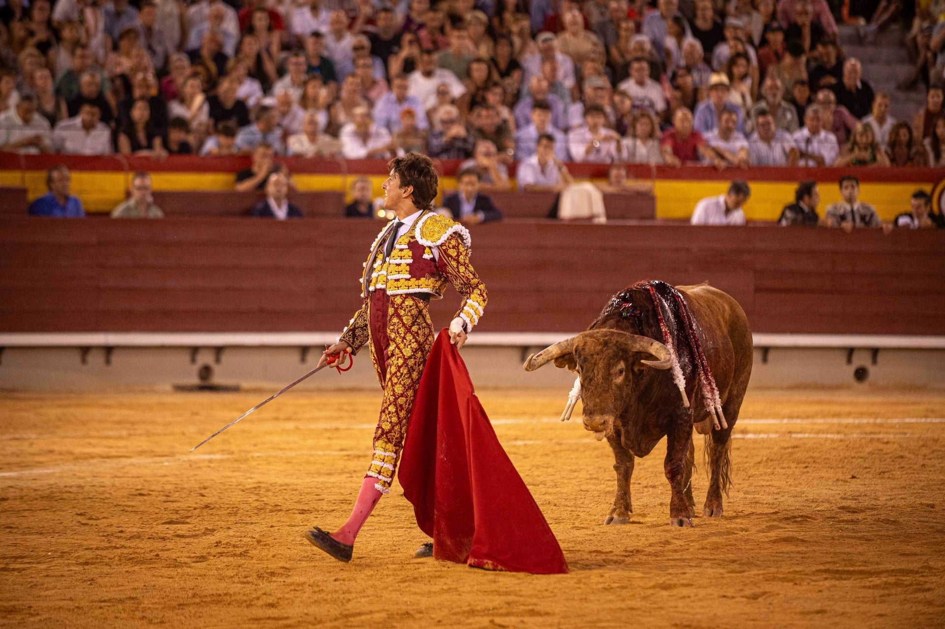 La plaza de toros de Castellón se viste de gala en su homenaje a Manuel Colonques