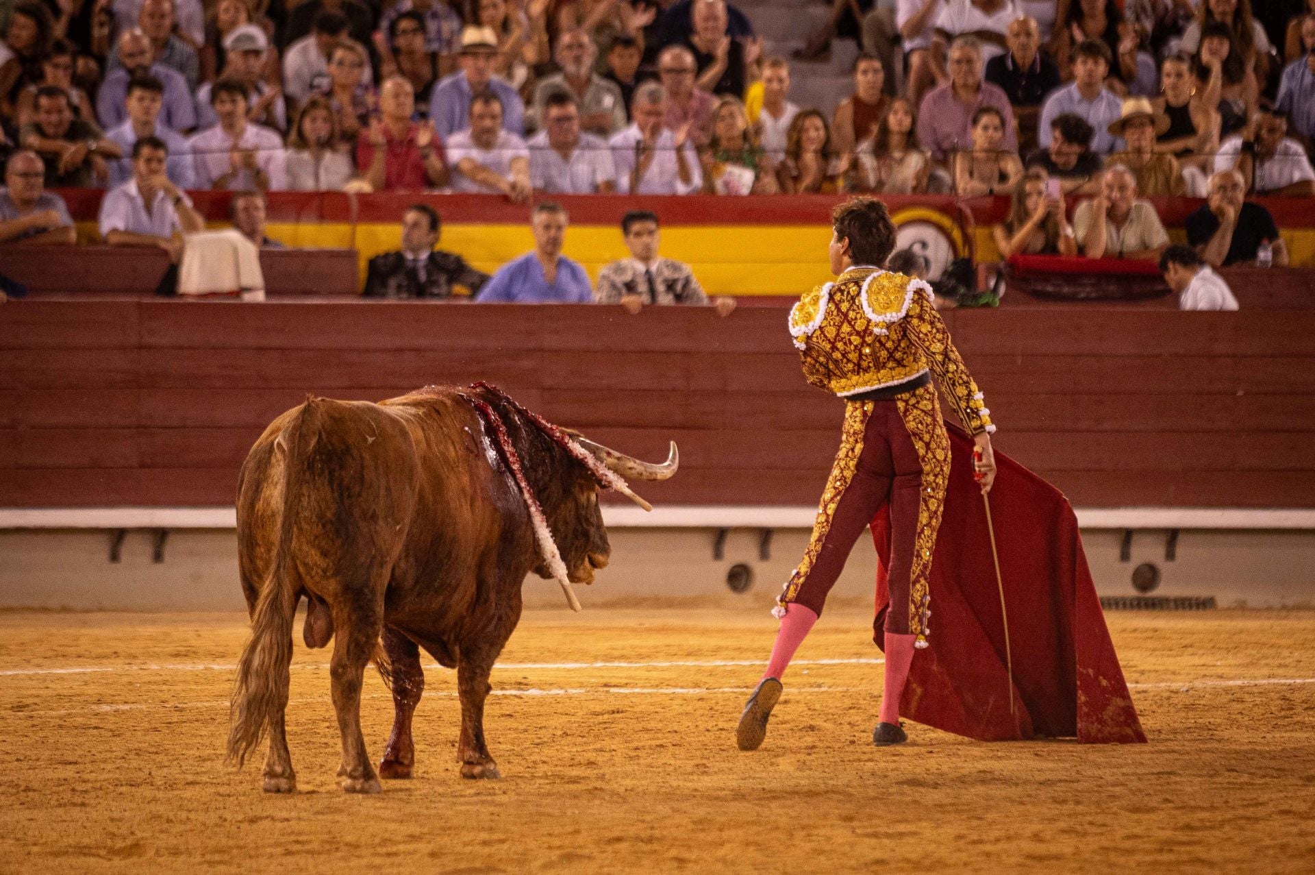 La plaza de toros de Castellón se viste de gala en su homenaje a Manuel Colonques