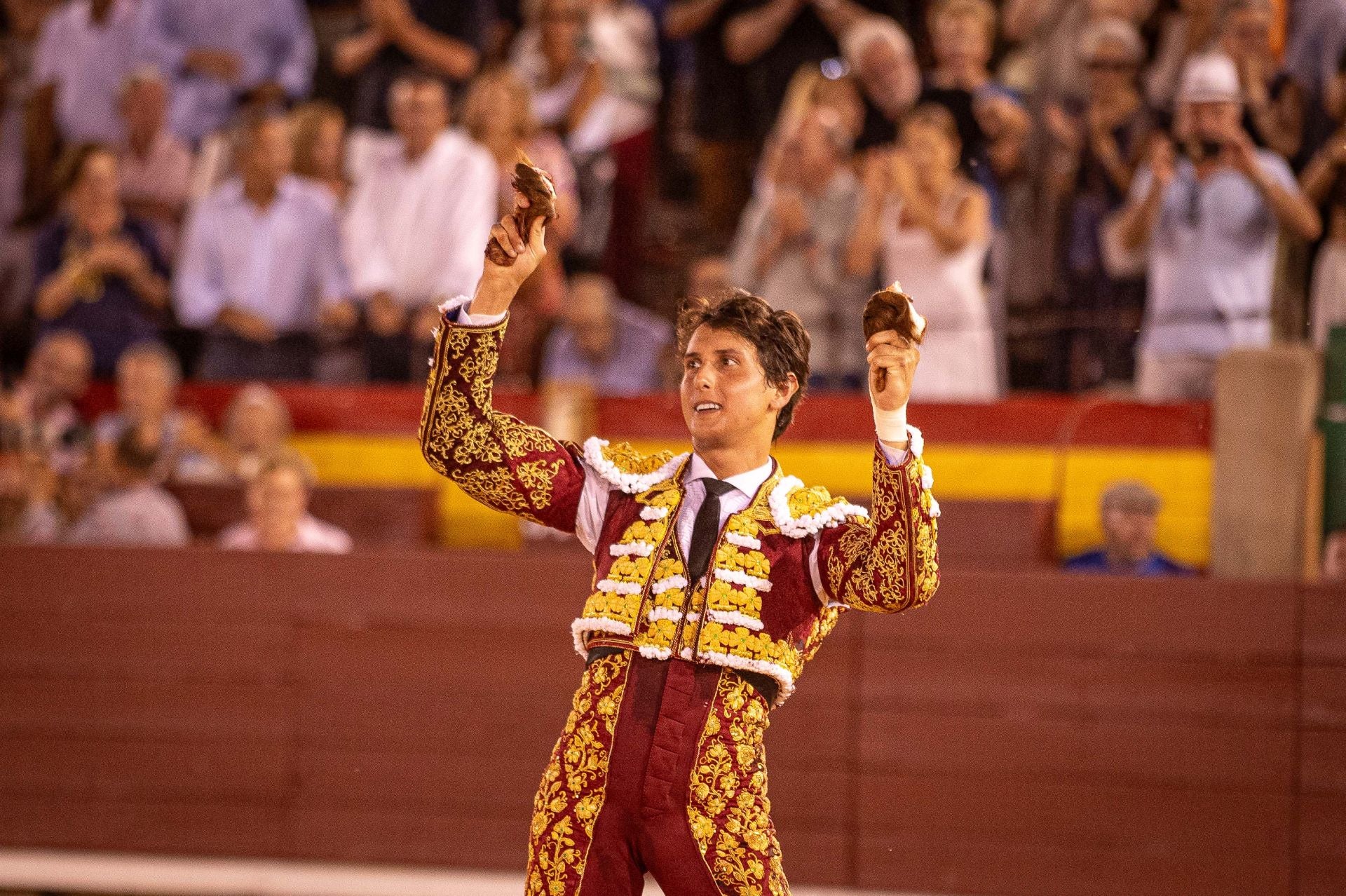 La plaza de toros de Castellón se viste de gala en su homenaje a Manuel Colonques