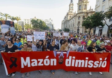 Representantes de las víctimas en la octava protesta por la gestión de la dana.